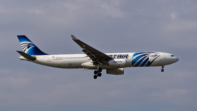 Voyager en Égypte va-t-il coûter plus cher avec la privatisation des aéroports ?