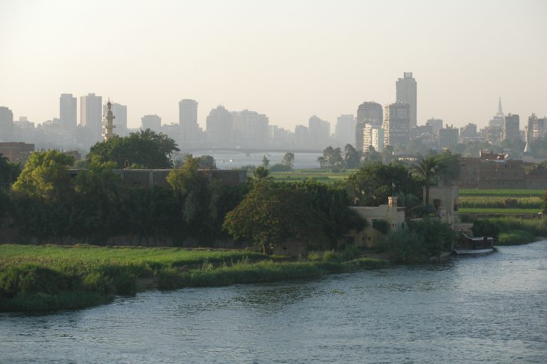 Skyline du Caire le long du Nil